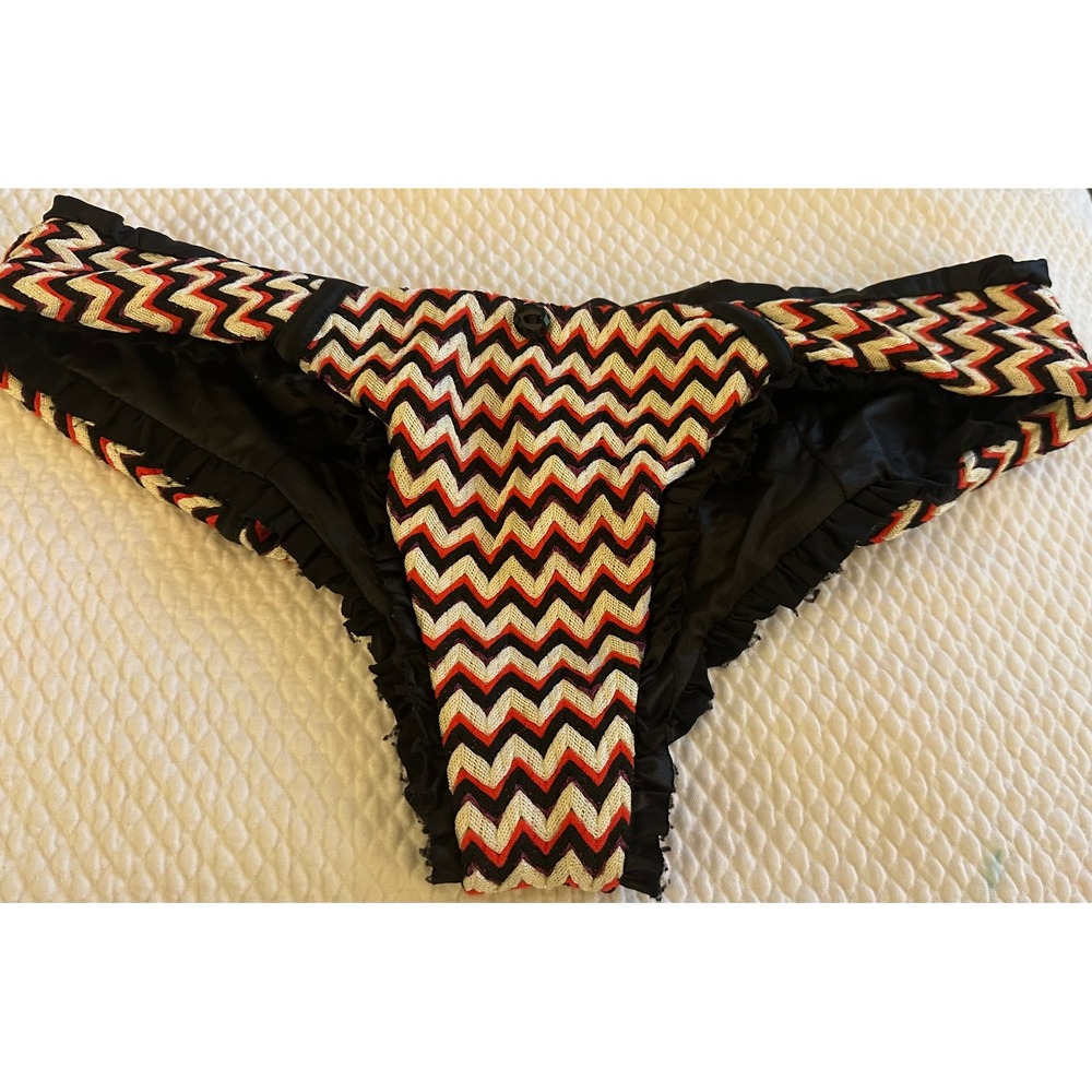 Beach Bunny Bronze‎ reversible  Bikini Bottom L Zig Zag Red White Black  Swim